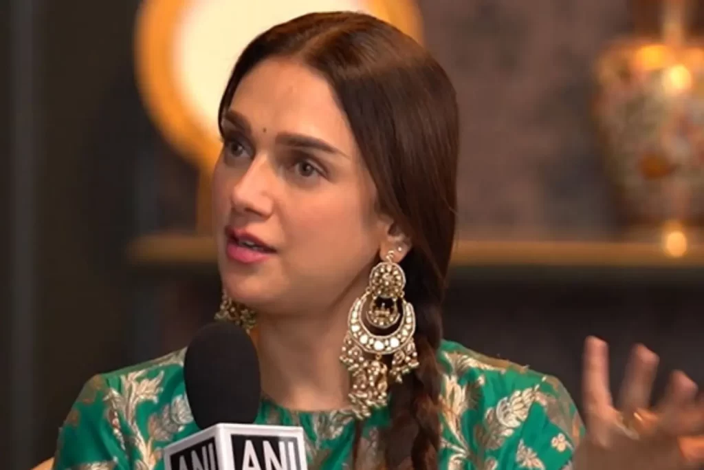 "heeramandi: the bazaar of diamonds" aditi rao hydari praises bhansali