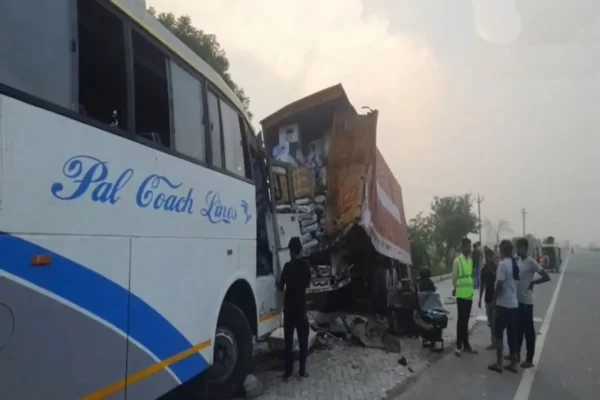 UP: A double-decker bus in Hathras crashes with a parked truck, leaving two dead and sixteen injured.