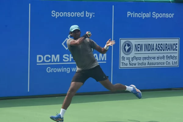 vishnu and vaidehee won the 29th fenesta open national tennis championship from the outset.