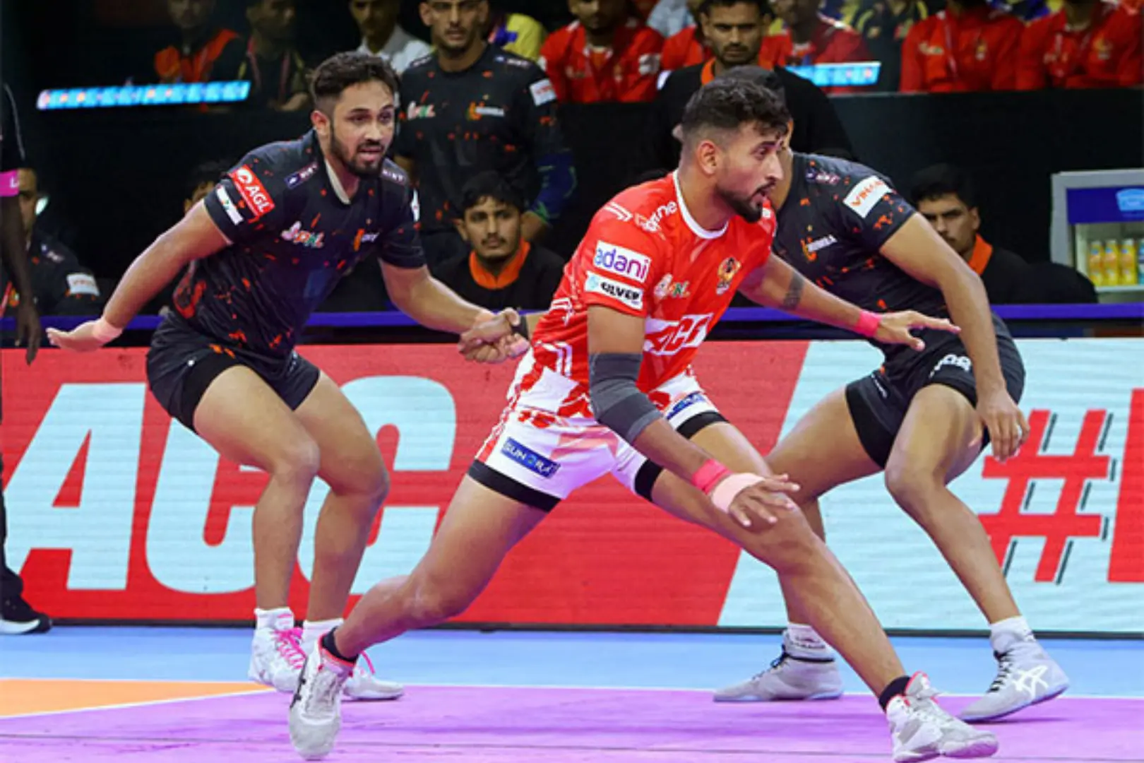 pkl: u mumba defeats gujarat giants to record their first victory of the season