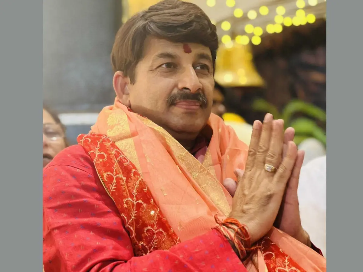 manoj tiwari criticizes