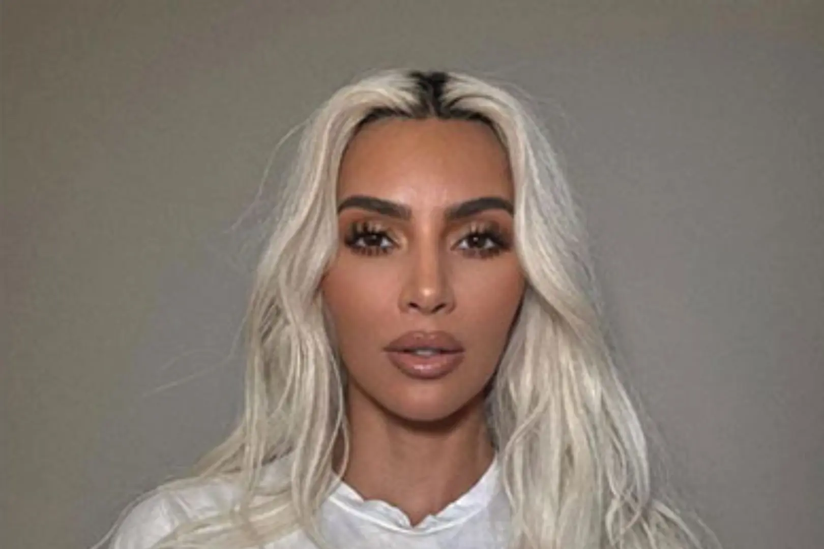 kim kardashian is calling for a salary increase for firefighters.