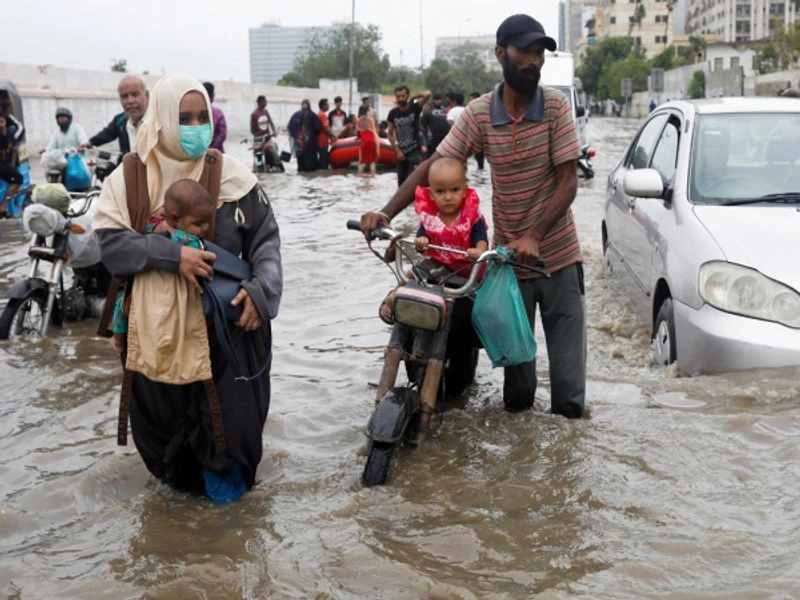 pakistan : torrentail rains
