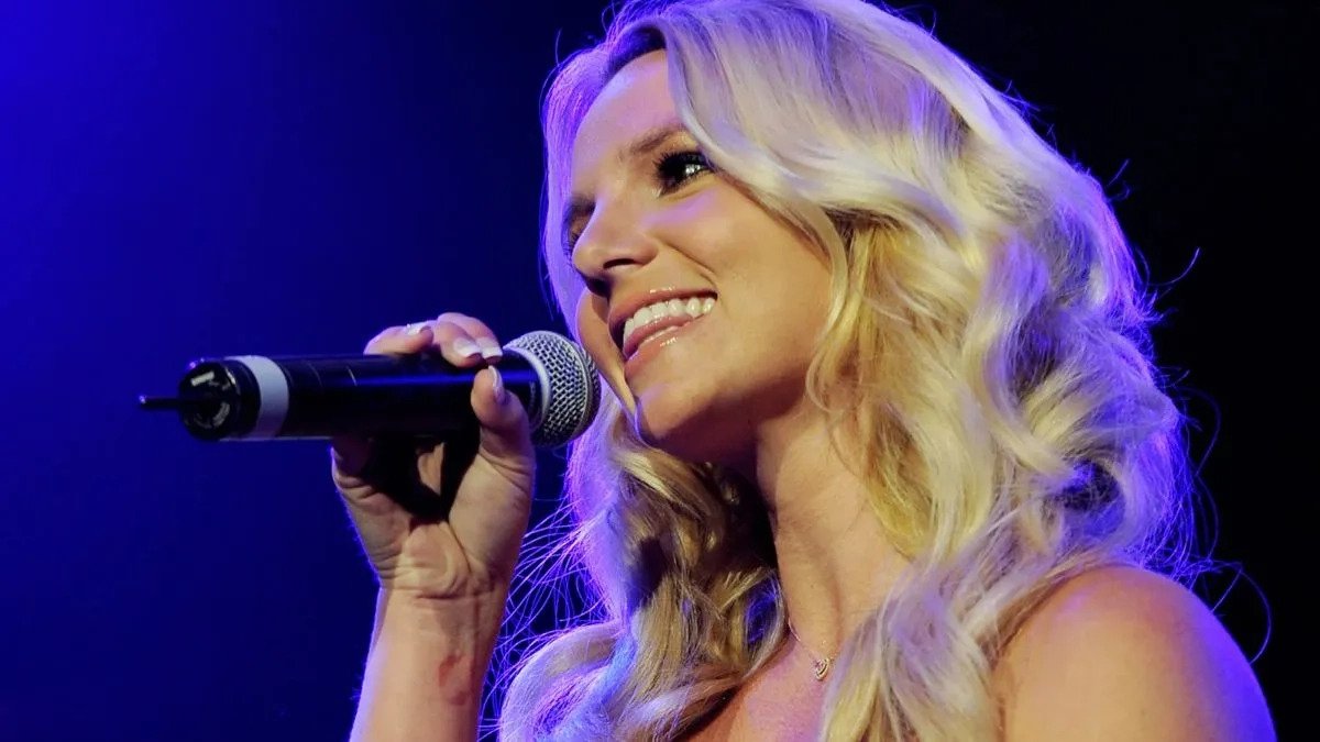 britney spears sells music catalog in $200 million deal
