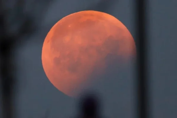 Sutak Kaal Begins Ahead of Lunar Eclipse