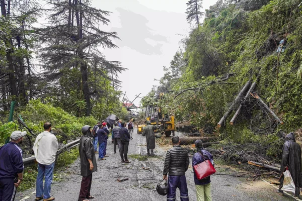 shimla heavy rain disrupts daily life